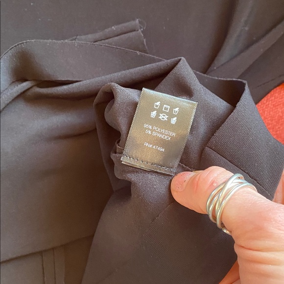 Norma Kamali shoulder pad elastic Black Long-Sleeve Top with thumbholes - Picture 7 of 8